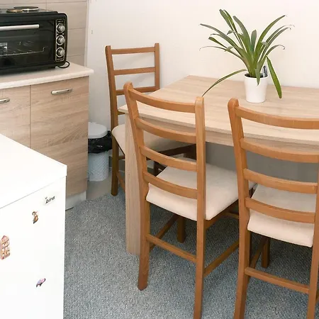 아파트먼트 레사 *